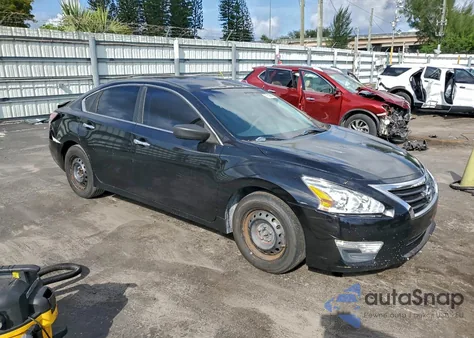 2015 Nissan Altima 2.5 из США, поврежденный, VIN 1N4AL3AP6FC197049